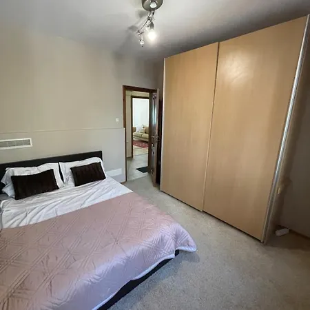 Lovely By The Sea Garden Apartment