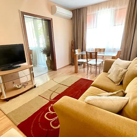 Lovely By The Sea Garden *