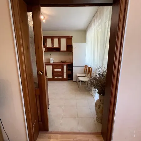 Lovely By The Sea Garden Apartment Warna